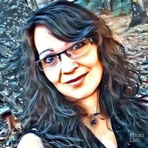 Meet your Posher, April